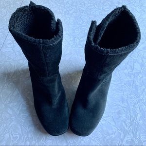 NWOT Clarks Suede/Fur Winter Ankle Boots 7.5